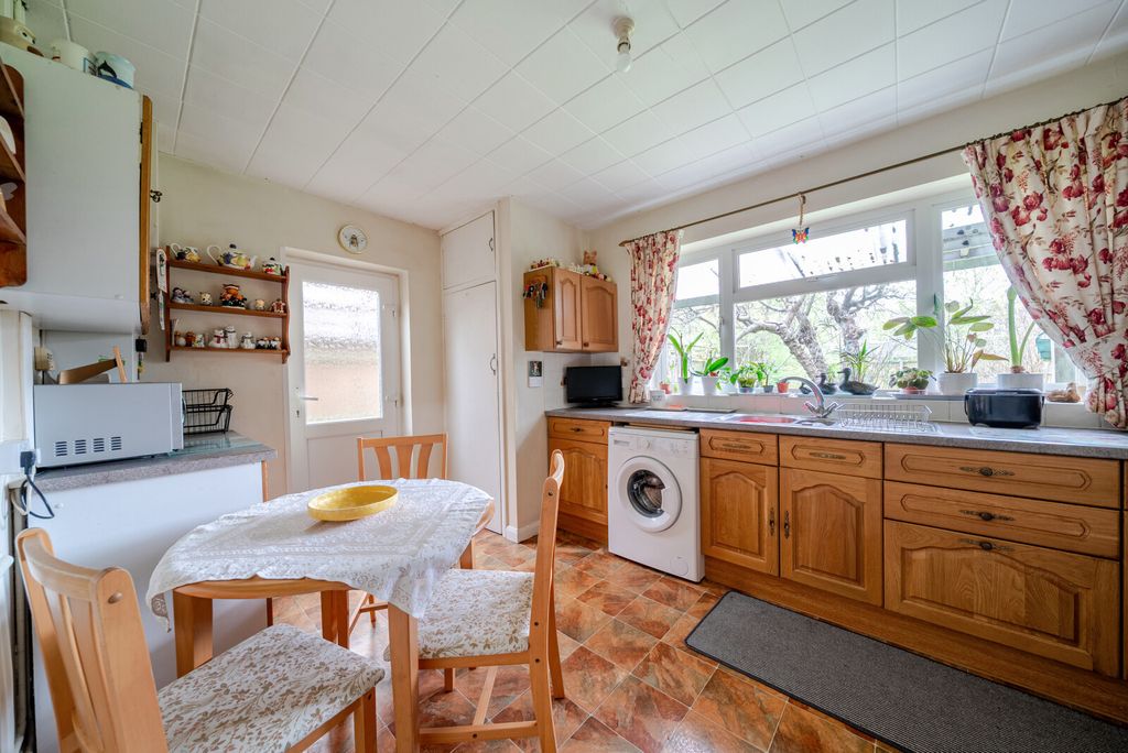 Property photo 3 of 15 1437328-10-69cd54...