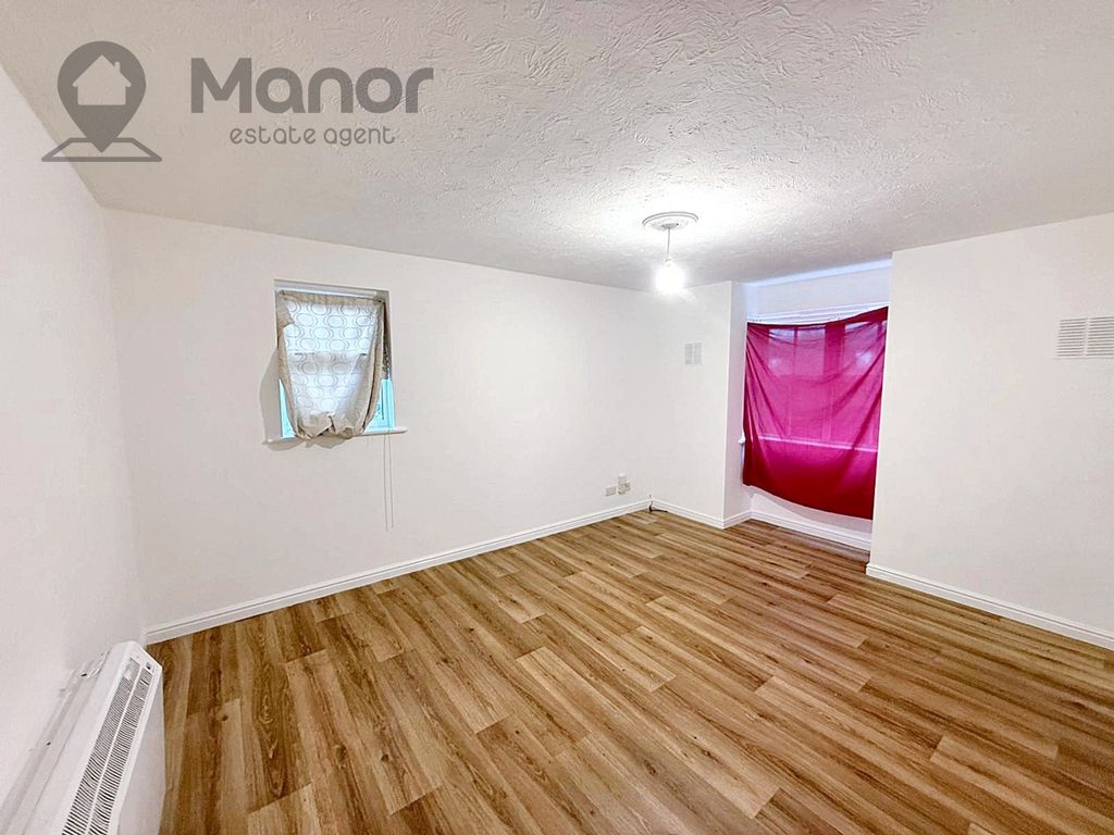 Property photo 3 of 14 Whatsapp Image 2025-10-10 At 15.58.05 (3)