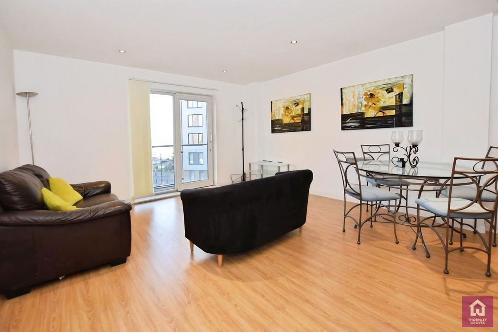 Property photo 3 of 18 Pbox-Img.Jpg