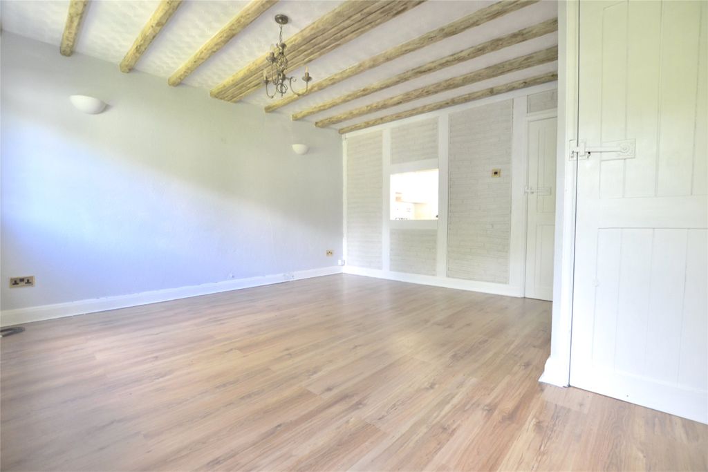 Property photo 3 of 11 Living Room