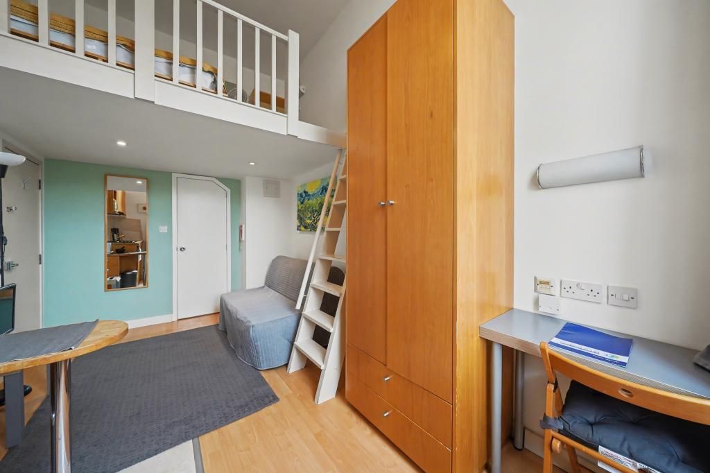Property photo 3 of 9 Gallery