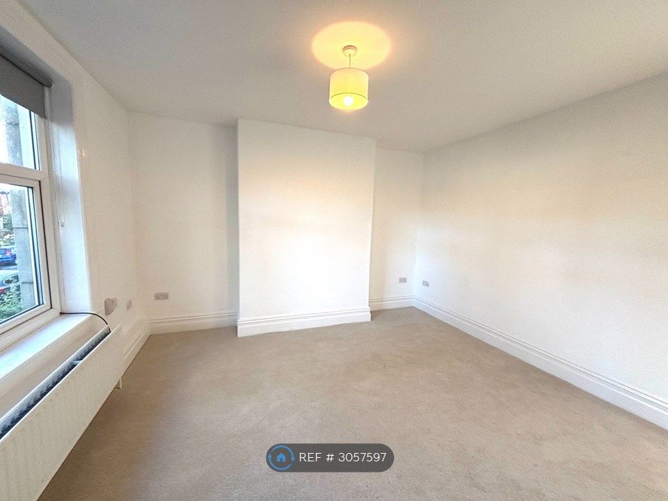 Property photo 2 of 11 Lounge