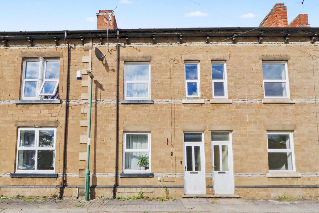 Property photo 1 of 12 3 Filey Street, Nottingham, Nottinghamshire, Ng6 8Ej