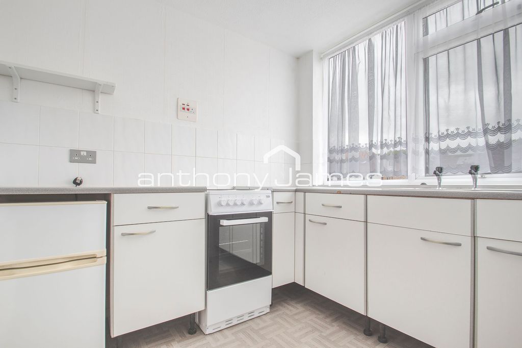Property photo 3 of 5