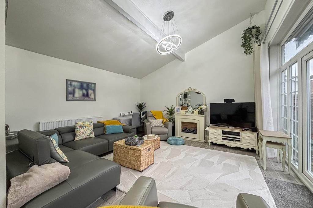 Property photo 3 of 22 Lounge/Diner