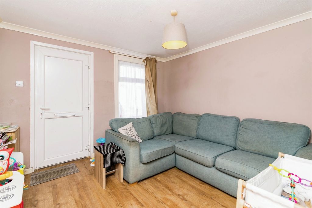 Property photo 2 of 17