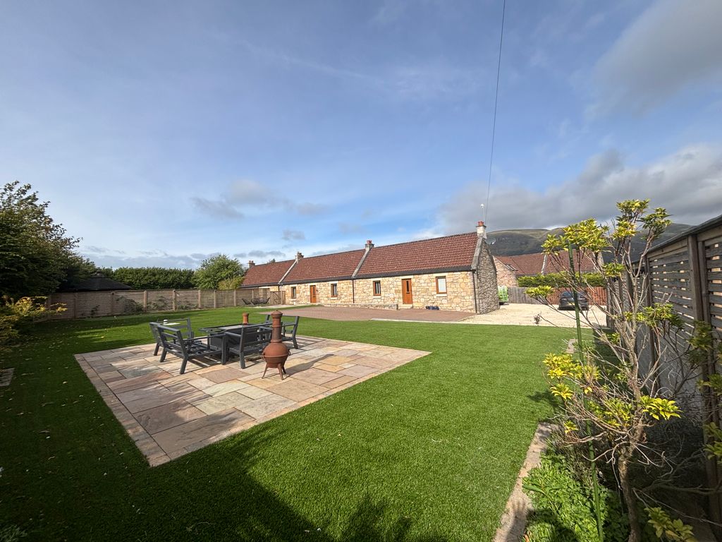 Property photo 2 of 21