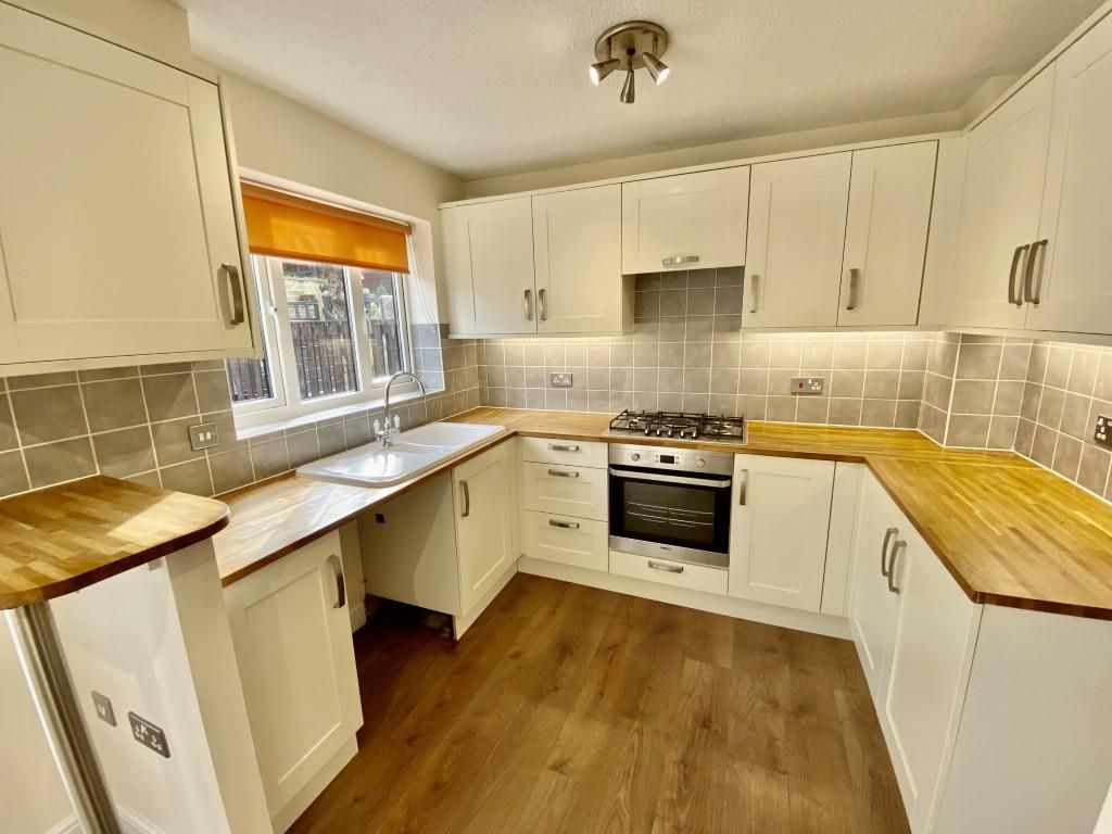 Property photo 3 of 15 Kitchen
