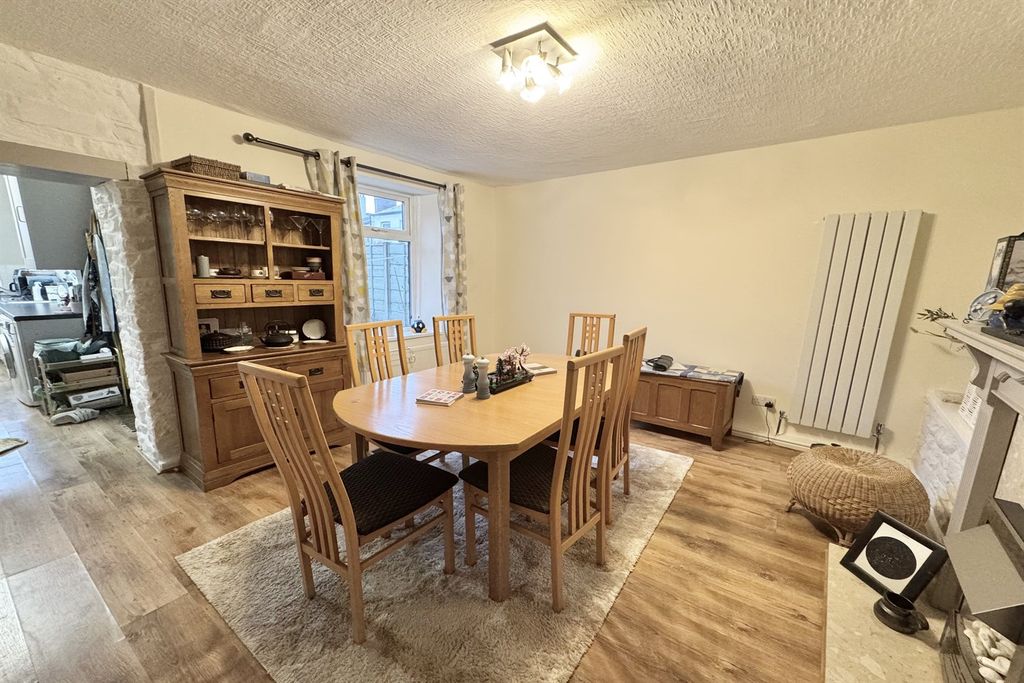 Property photo 3 of 14 Dining Room