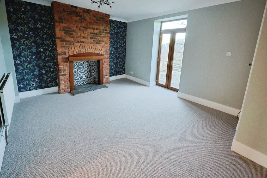 Property photo 2 of 16 Pbox-Img.Jpg
