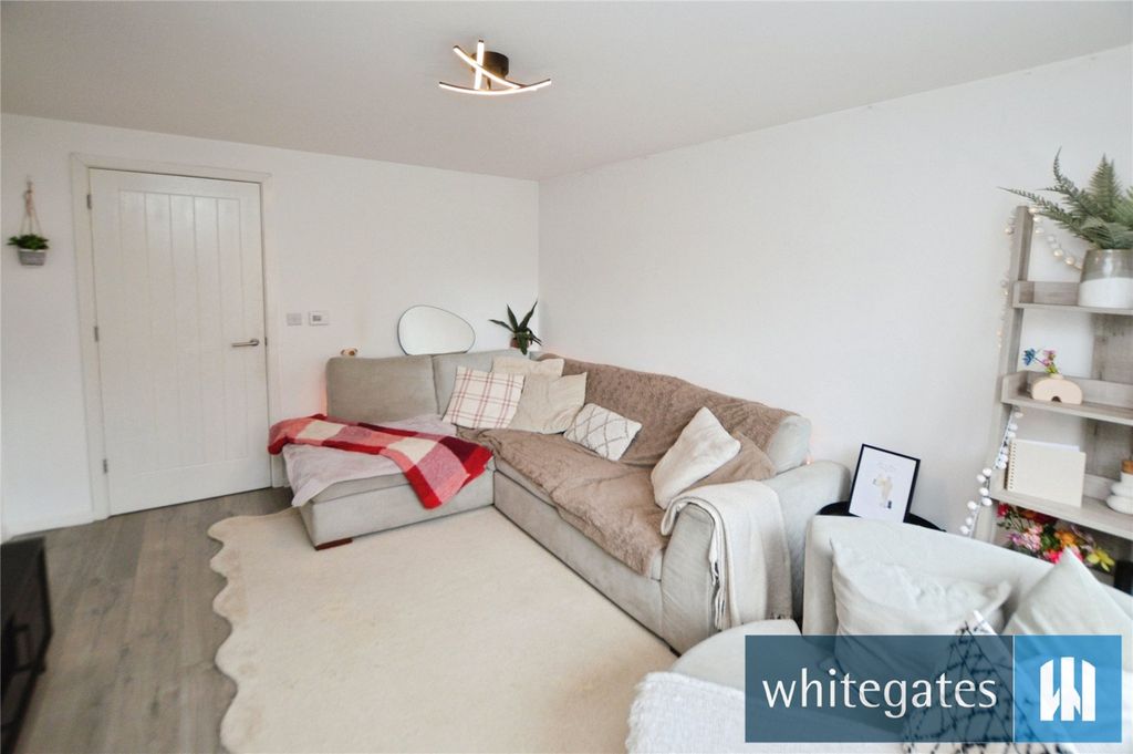 Property photo 3 of 21 Picture No. 12
