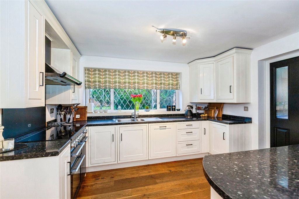 Property photo 2 of 19 Kitchen