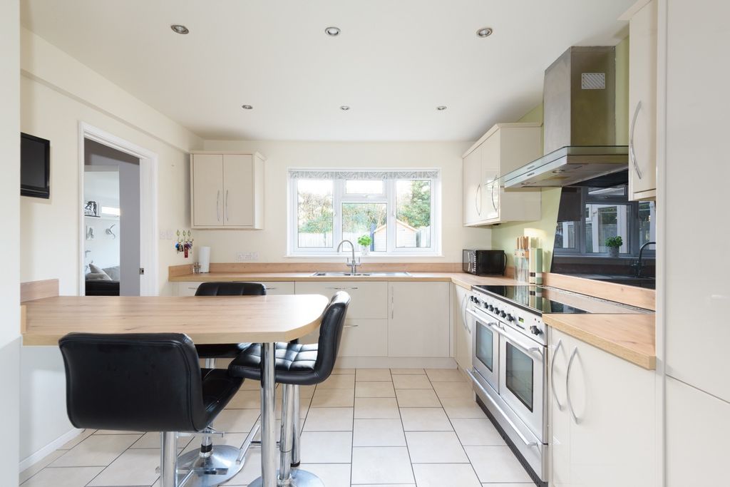 Property photo 3 of 20 4665306