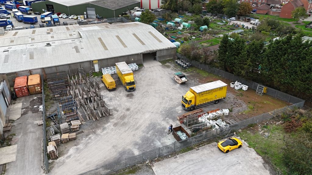 Property photo 1 of 13 Photo 3