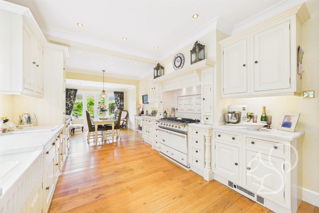 Property photo 2 of 29 Cam05287G0-Pr0074-Still011.Jpg