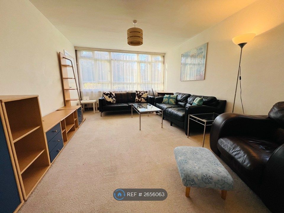 Property photo 2 of 13 Lounge