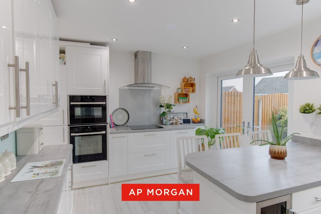 Property photo 3 of 13 Picture No. 12