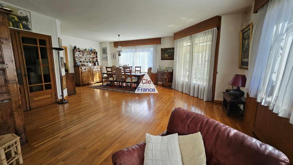 Property photo 3 of 21