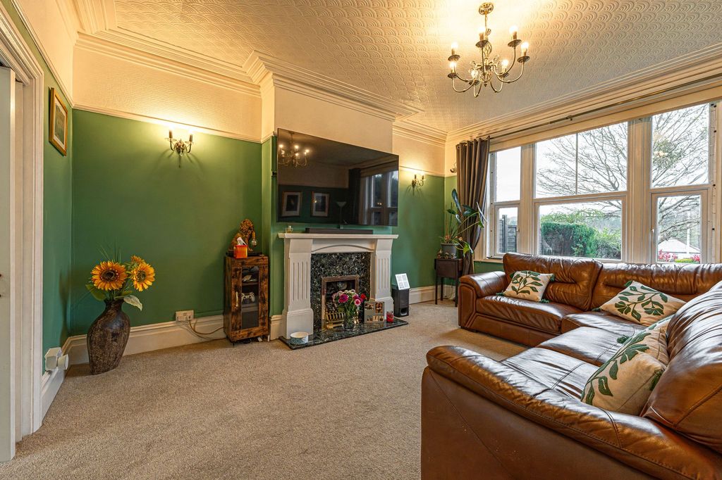 Property photo 3 of 48