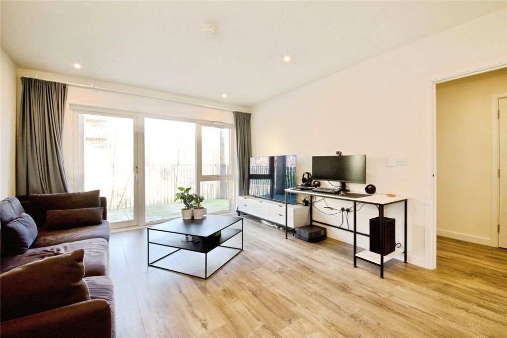 Property photo 3 of 16 Picture No. 03