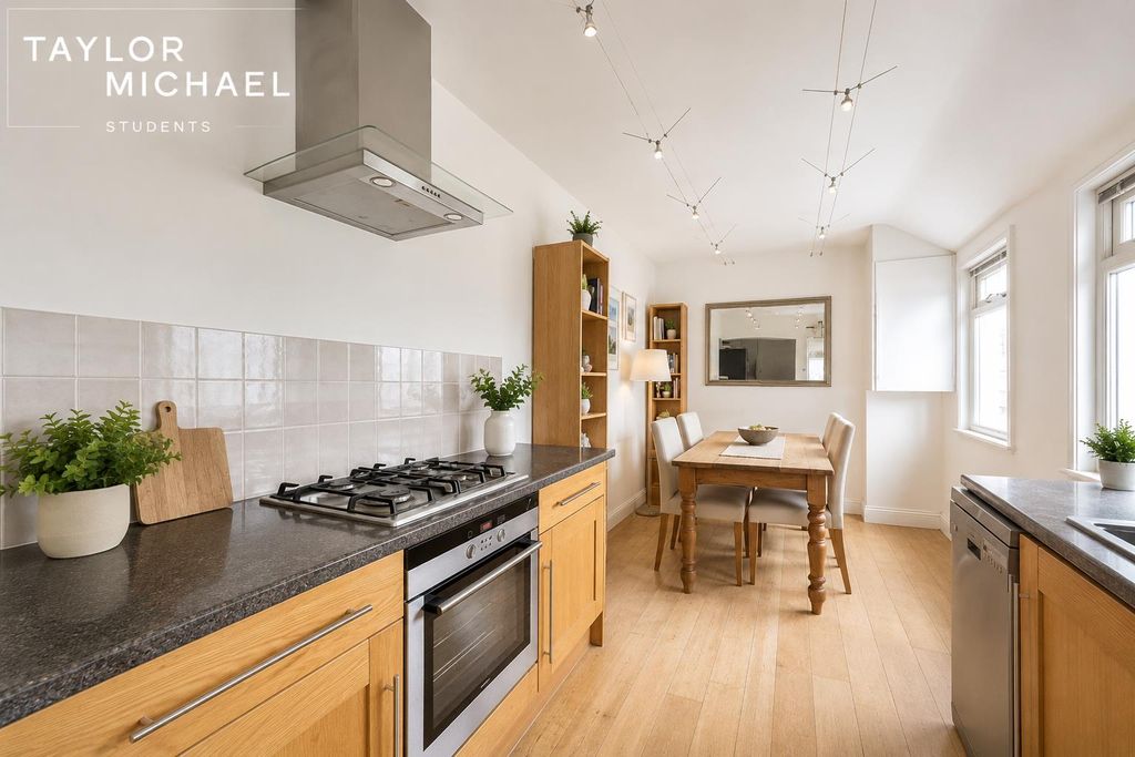 Property photo 1 of 13 Kitchen / Dining Room