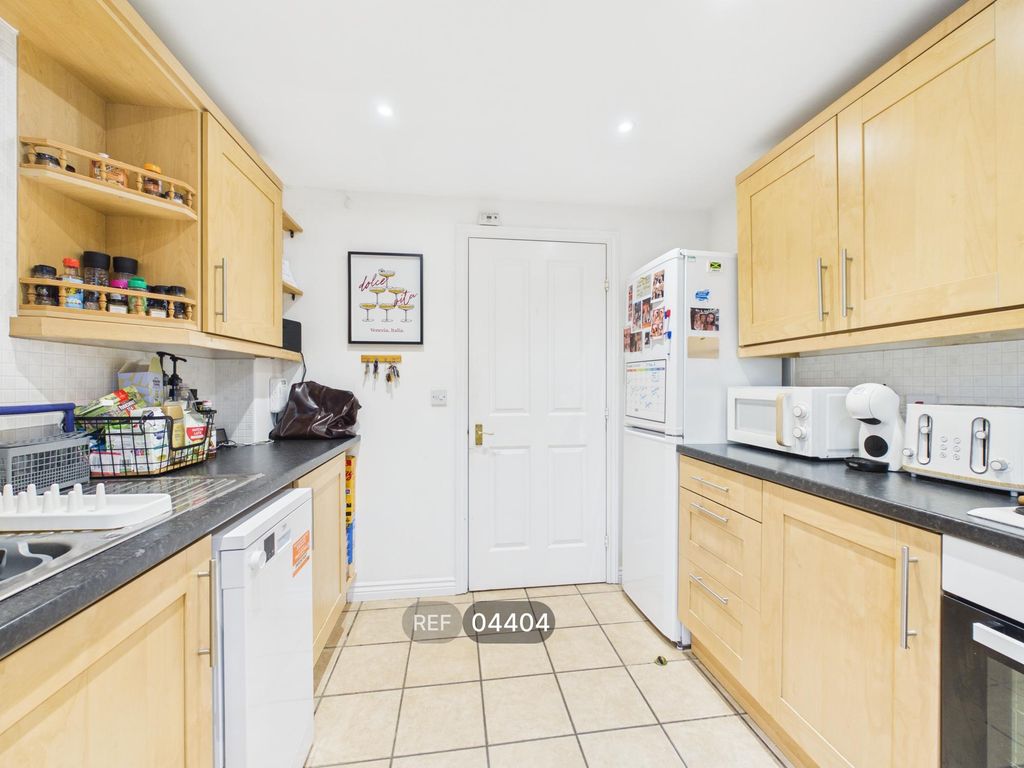 Property photo 3 of 15 Kitchen
