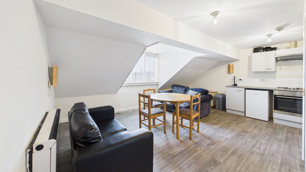 Property photo 3 of 13 1243255