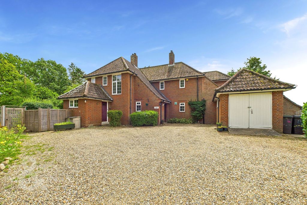 Property photo 1 of 28