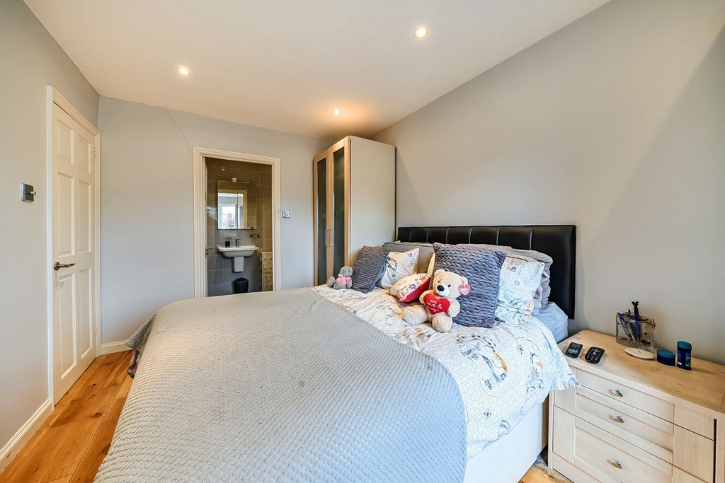 Property photo 1 of 16 1417877-21-69A1c0...