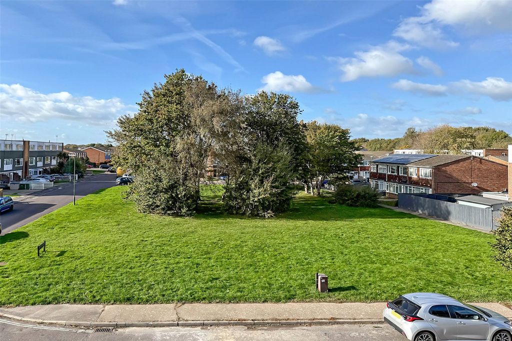 Property photo 2 of 16 Picture No. 04