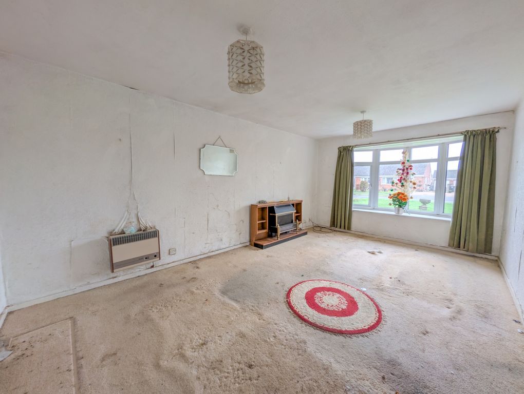 Property photo 2 of 12 Lounge