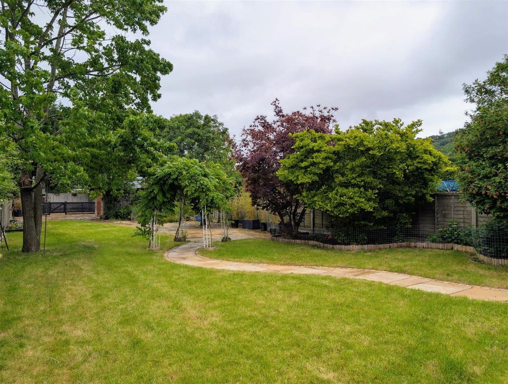 Property photo 3 of 18
