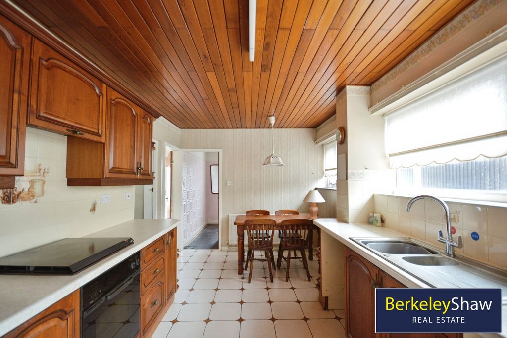 Property photo 3 of 17 Pbox-Img.Jpg