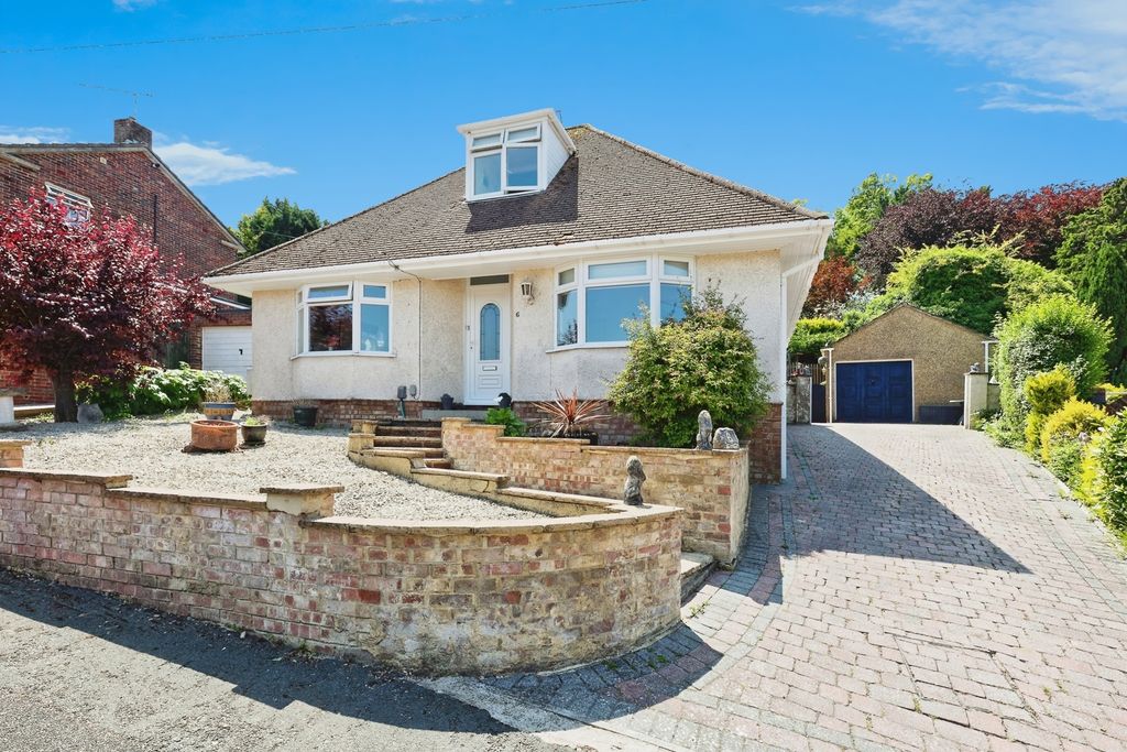 Property photo 2 of 17 Photo