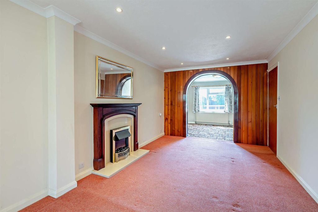 Property photo 2 of 23 8696240-Interior11-800.Jpg