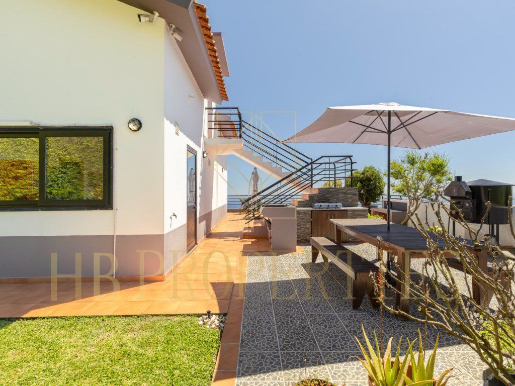 Property photo 3 of 48