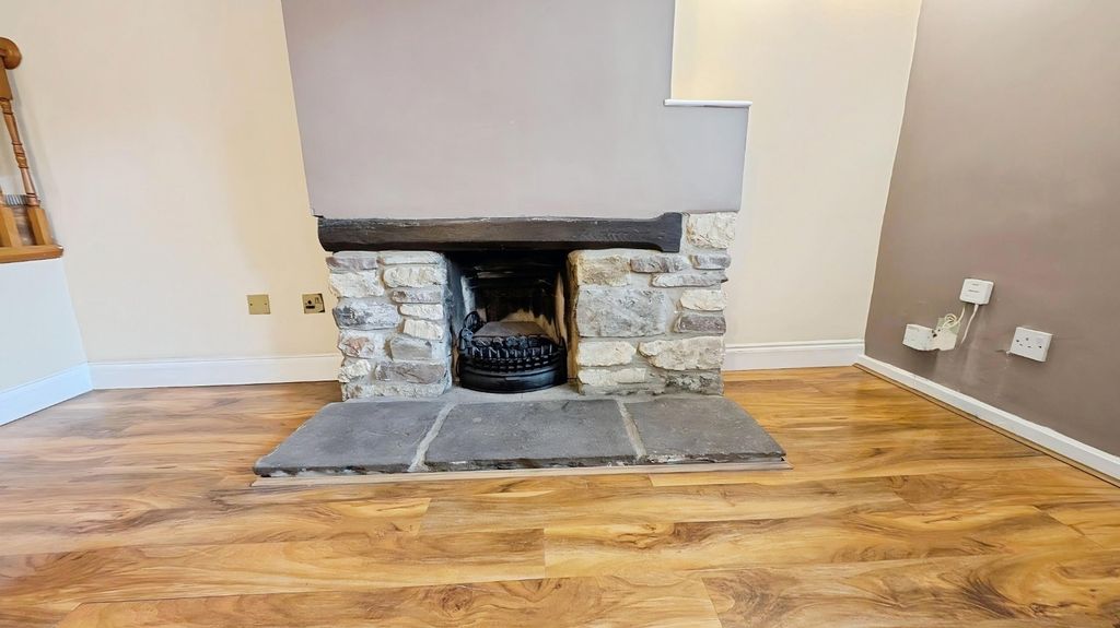 Property photo 3 of 13 Pbox-Img.Jpg