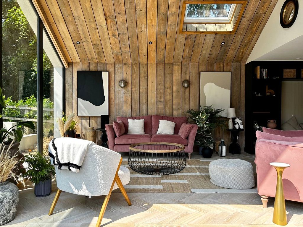 Property photo 2 of 34 Picture No. 52