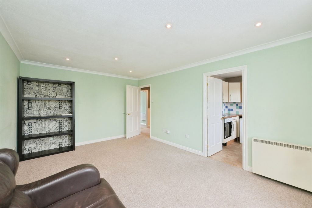 Property photo 3 of 12