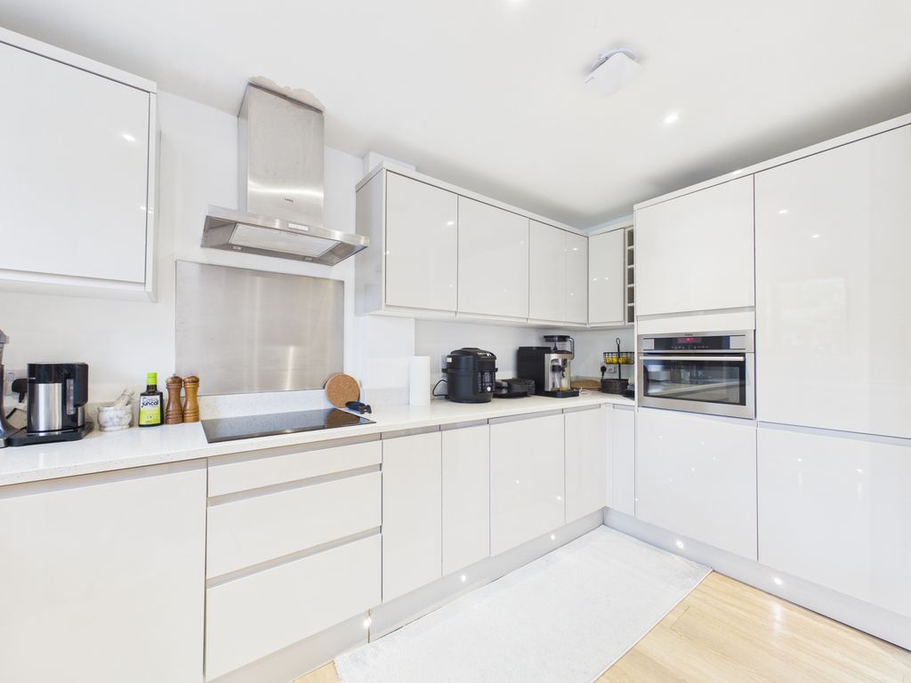 Property photo 3 of 15 Kitchen