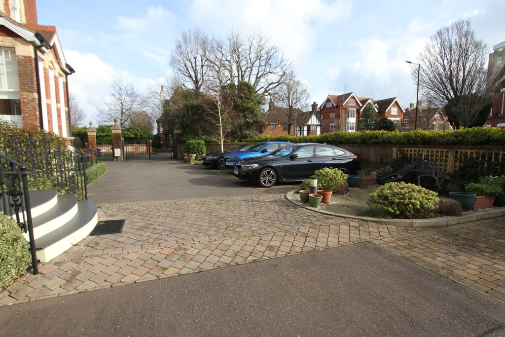 Additional image 15 of 3 bed flat for saleBolsover Road, Eastbourne BN20