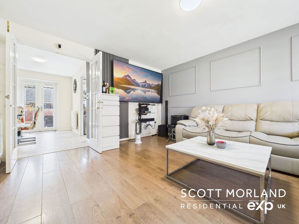 Property photo 2 of 11