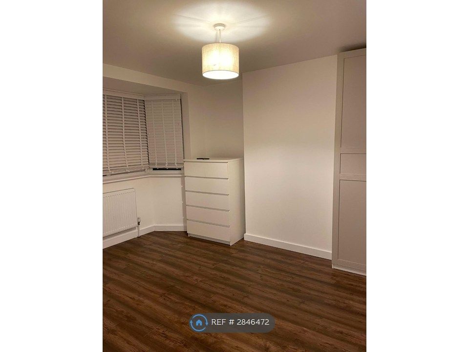 Property photo 1 of 8 Bedroom