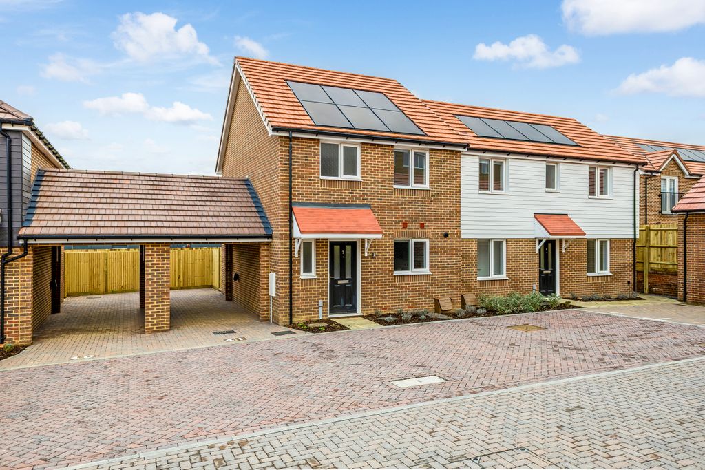 Property photo 2 of 12 Photo