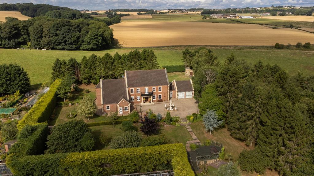 Property photo 1 of 23