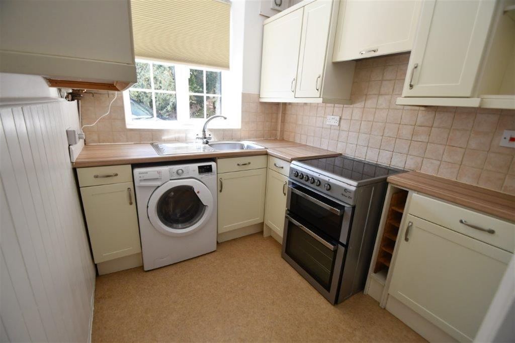 Property photo 3 of 5 Kitchen