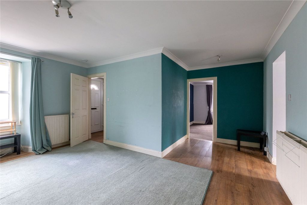 Property photo 2 of 27 Picture No. 02