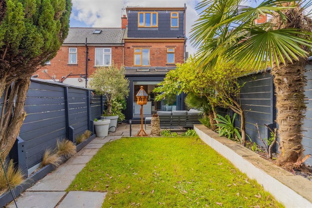 Property photo 3 of 33