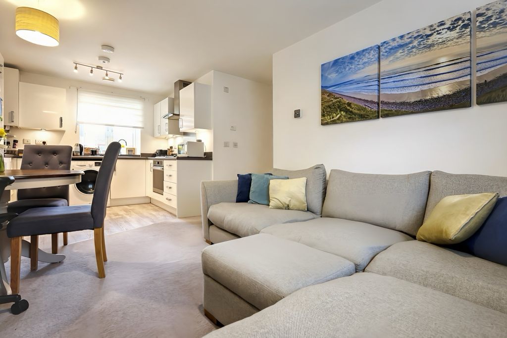 Property photo 3 of 9 Img_7475