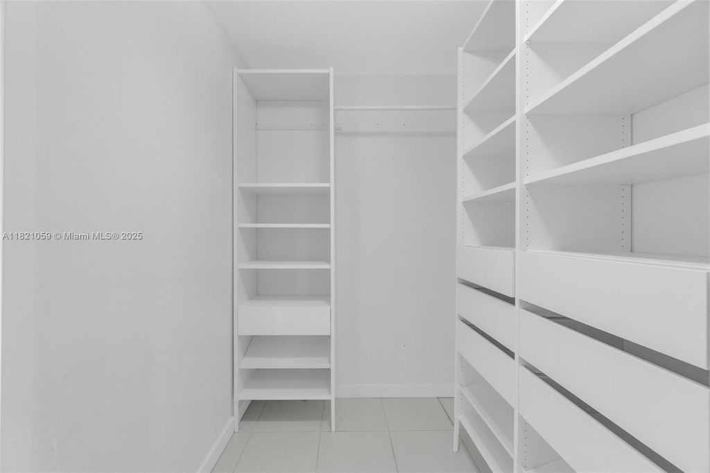 Property photo 3 of 11 <Alttext/>